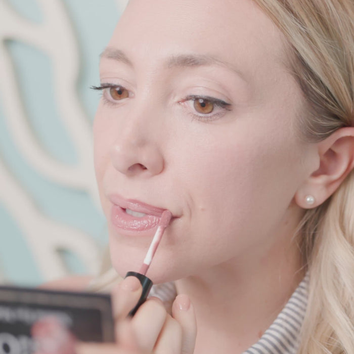 Lip gloss video